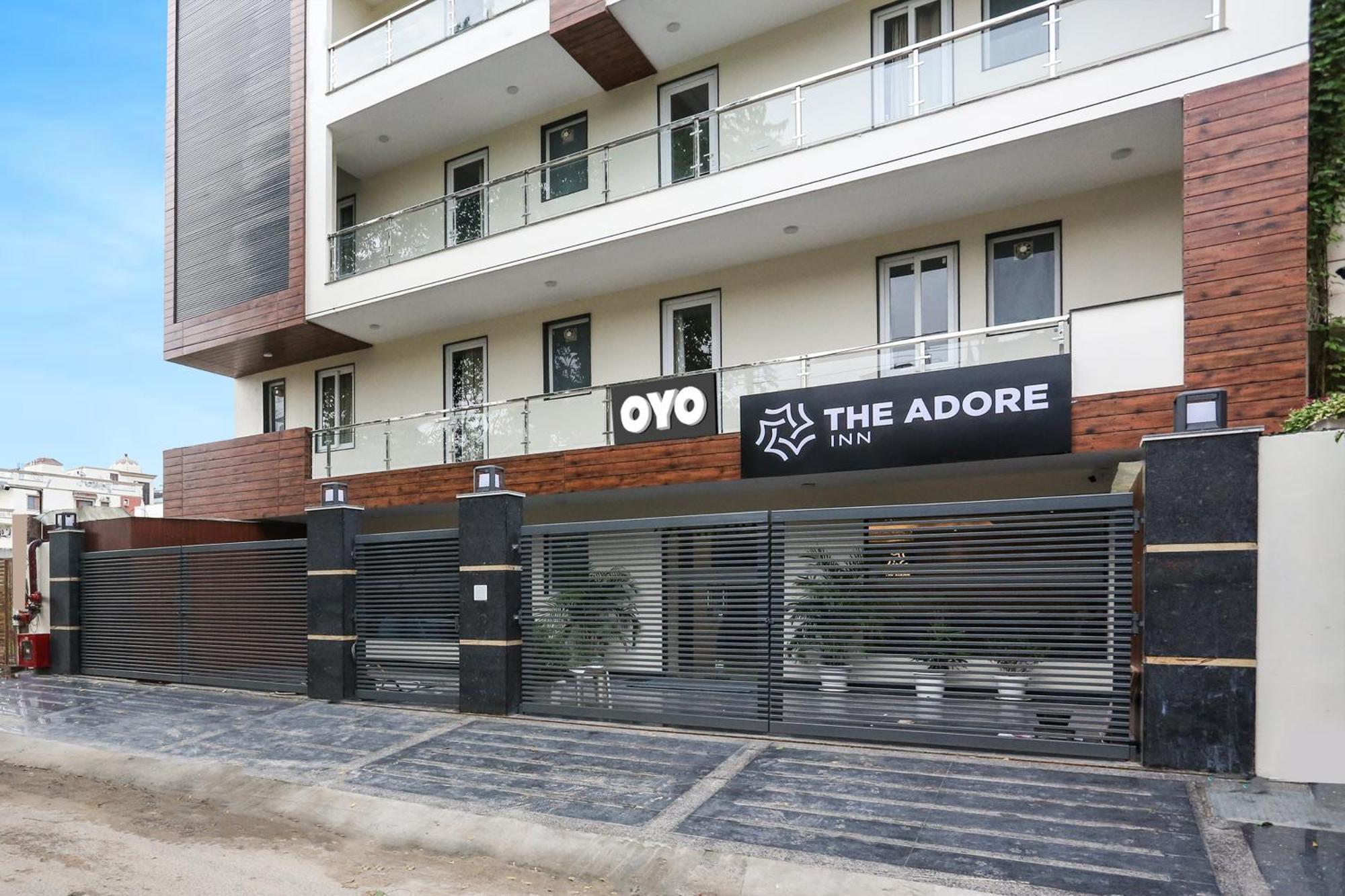 Townhouse The Adore Inn Gurgaon Bagian luar foto