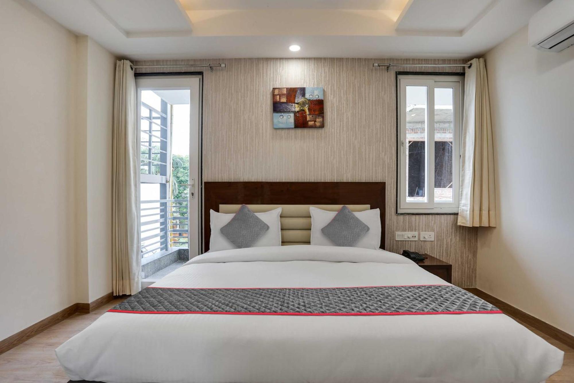 Townhouse The Adore Inn Gurgaon Bagian luar foto